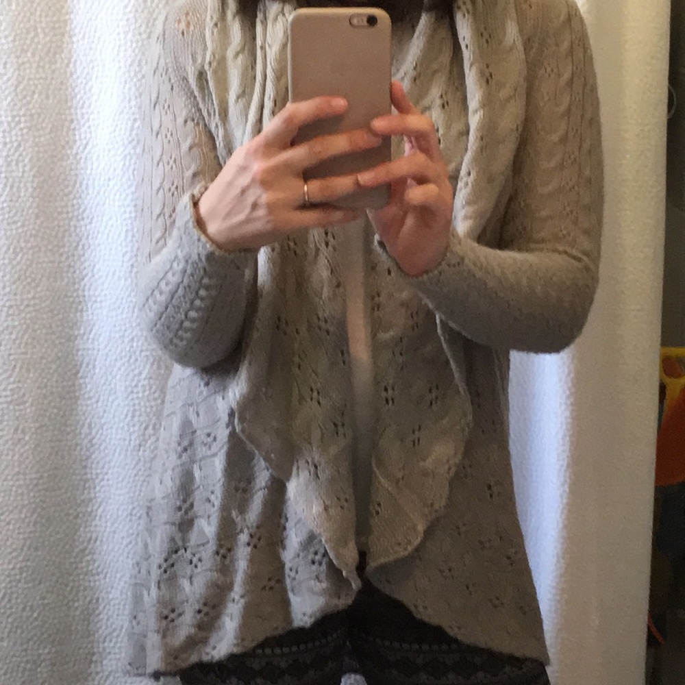 Ruffle knit cardigan